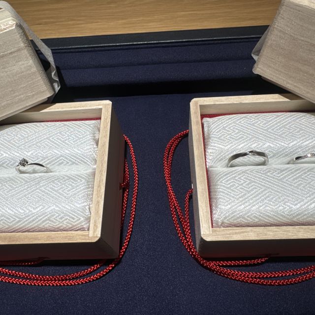 【TOMOE(トモエ)の口コミ】 シンプルでありつつ、他にはないデザインな所が良いところだと思います！…