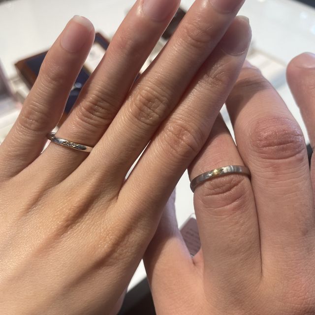 【MILK&Strawberry(ミルクアンドストロベリー)の口コミ】 シンプルなデザインで可愛くてキレイめなものを選びました。仕事中もずっ…