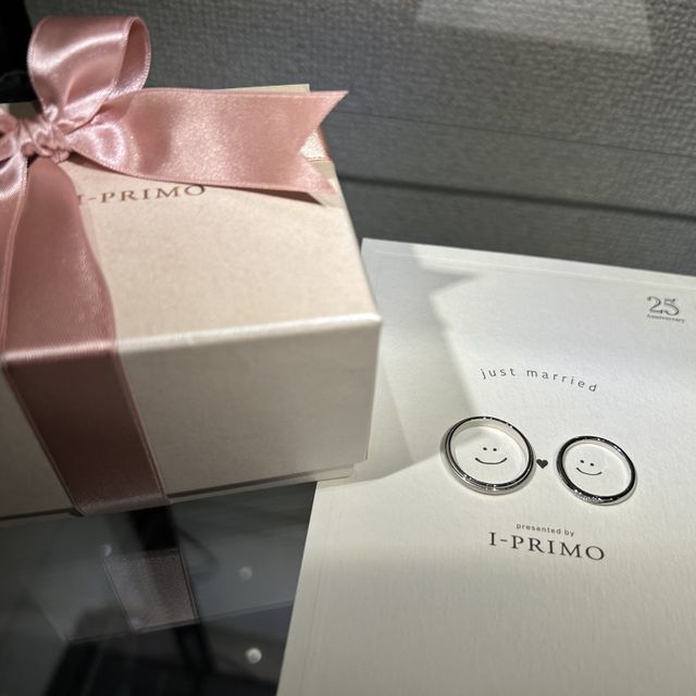 【アイプリモ(I-PRIMO)の口コミ】 ダイヤモンドがキラキラしていて可愛いです。私のは程よくウェーブが入っ…