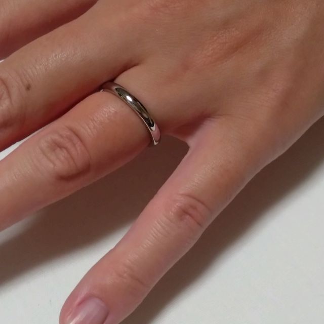 【4℃ BRIDAL(ヨンドシーブライダル)の口コミ】 結婚指輪は飾らないものが二人とも希望でしたので、シンプルなデザインの…