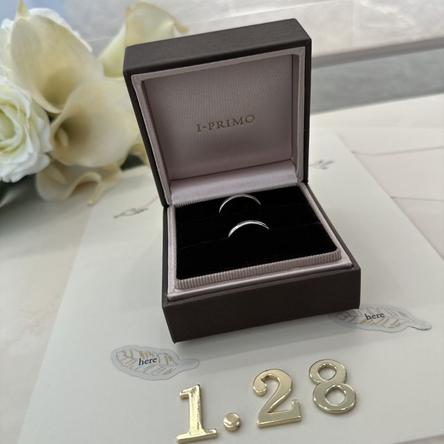 【アイプリモ(I-PRIMO)の口コミ】 婚約指輪を選んでいる時におすすめいただいた、結婚指輪に決めました。重…