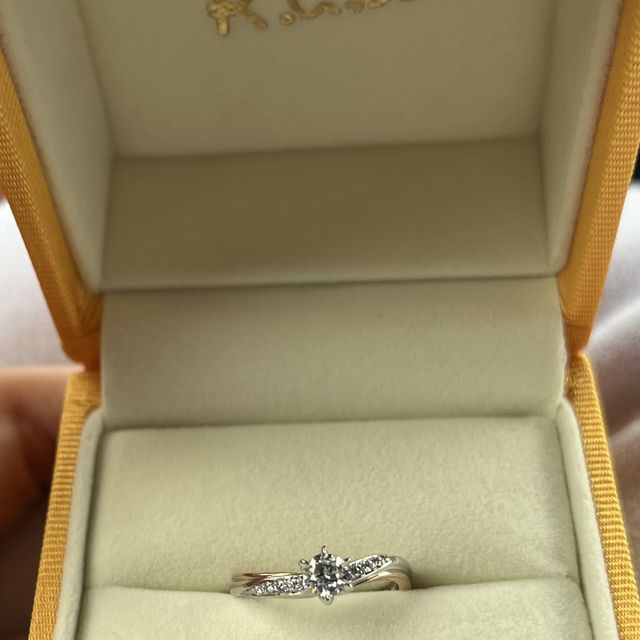 【ケイウノ ブライダル(K.UNO BRIDAL)の口コミ】 デザインについては、フルオーダーも可能でした。そのため、他の人とは被…