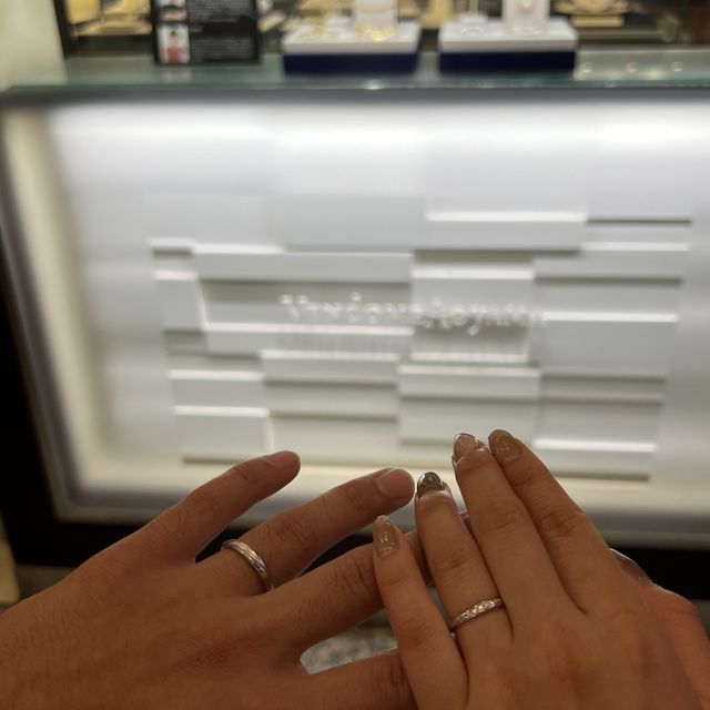 【ヴァンドーム青山(VENDOME AOYAMA)の口コミ】 ダイヤが並んでいてキラっと光って上品で可愛い
指輪の幅?も華奢な感じで…