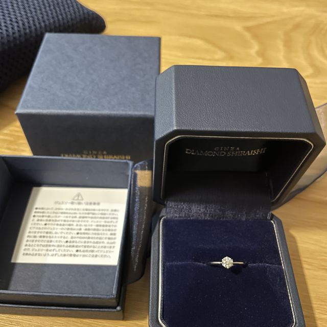 【銀座ダイヤモンドシライシの口コミ】 とにかくシンプルなデザインにしました。日本のようにお祝いや記念日のみ…
