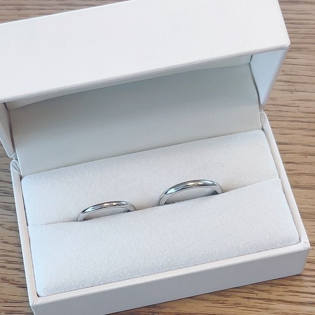 【CRAFY(クラフィ)の口コミ】 シンプルなプラチナ結婚指輪を作りました。
ダイヤを埋め込み、シンプルす…