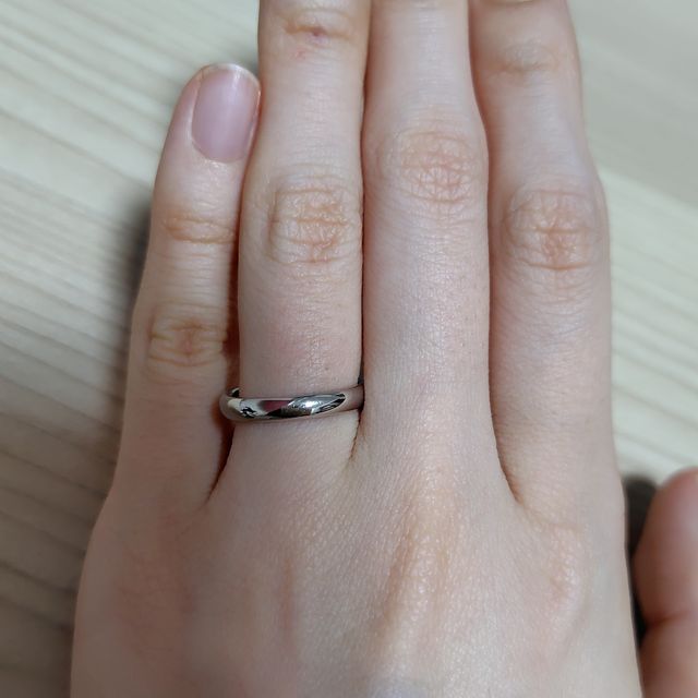 【銀座ダイヤモンドシライシの口コミ】 アノリューは、石ありだけでなく無しも選ぶことが出来ます。価格も他の指…