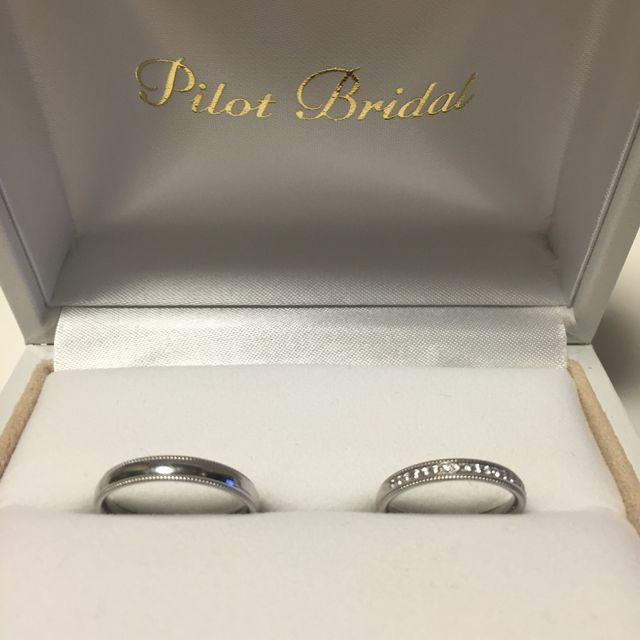 【PILOT BRIDAL(パイロットブライダル)の口コミ】 ミル打ちの指輪を探していて、この指輪のミル打ちを見たとき細かい部分ま…