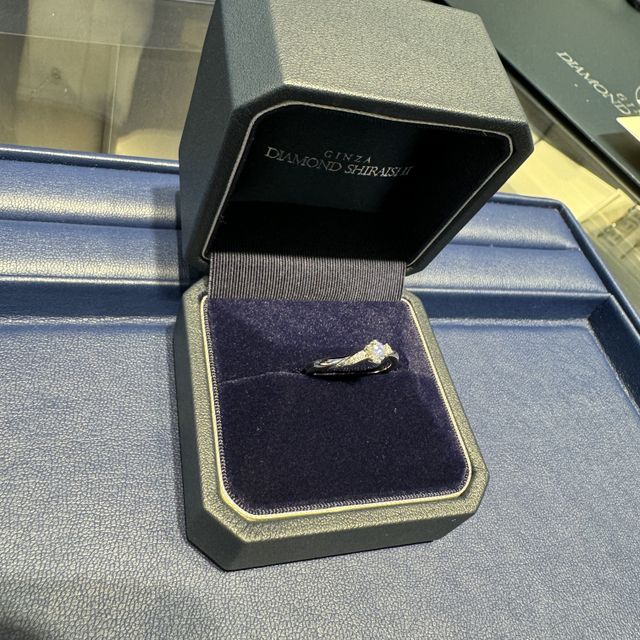 【銀座ダイヤモンドシライシの口コミ】 指輪の外枠とダイヤモンドを自分で選べるところが良い。自分が気に入った…
