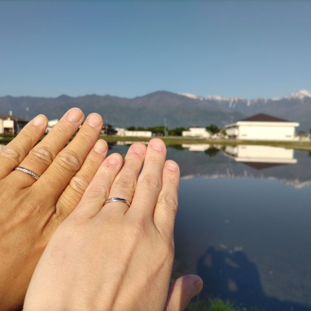 【ROYAL ASSCHER(ロイヤル・アッシャー)の口コミ】 男性のほうはデザインがとても凝っていて一目惚れしました。丸みをおびた…