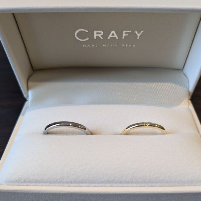 【CRAFY(クラフィ)の口コミ】 長く付けたいので、デザインはいたってシンプルにしました。
夫はブラック…