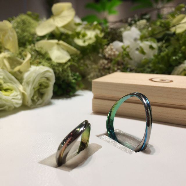 【SORA(ソラ)の口コミ】 ゼクシィのページをパラパラと見ていた時に、なんといっても美しい発色に…