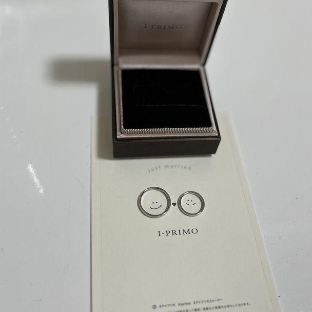 【アイプリモ(I-PRIMO)の口コミ】 指輪のデザインはとてもシンプルで長年使用してもあきのこない物をテイス…