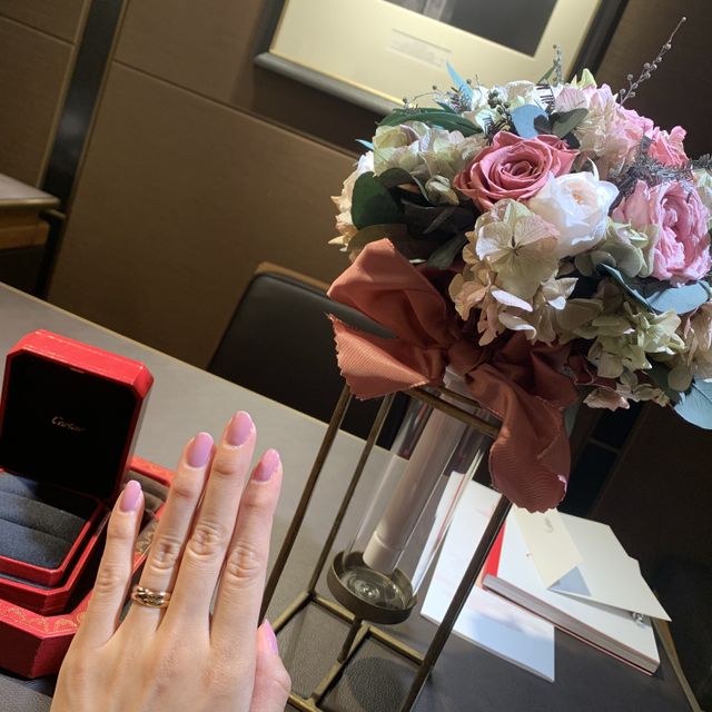 【カルティエ(Cartier)の口コミ】 長年人気の伝統のあるデザインで、歳を取ってからもおしゃれに身につけら…