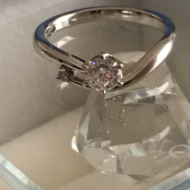 【アイプリモ(I-PRIMO)の口コミ】 シンプルすぎず、派手すぎず、ちょうどいいデザインなのが決め手でした。
…