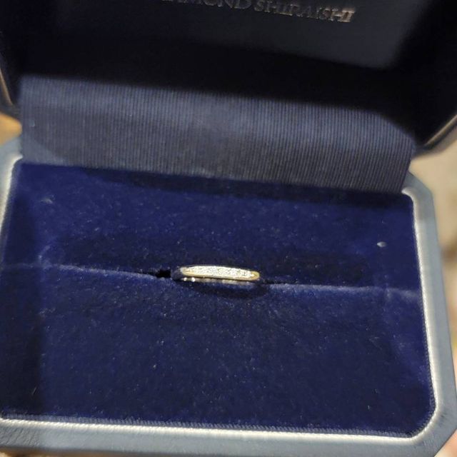 【銀座ダイヤモンドシライシの口コミ】 シンプルなストレートラインで結婚指輪らしいデザインなので、飽きがこな…