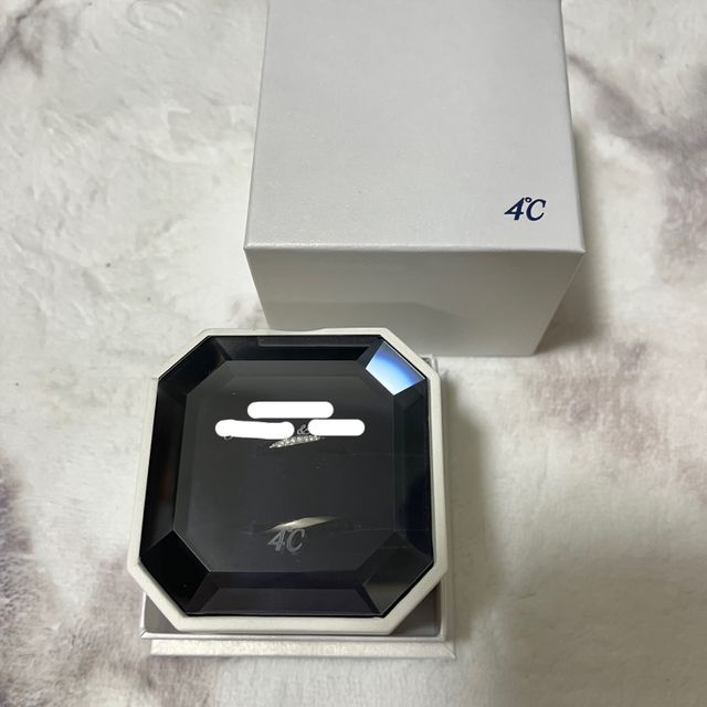 【4℃ BRIDAL(ヨンドシーブライダル)の口コミ】 結婚指輪なので、毎日つけられるものということで選びましたがあまり太す…
