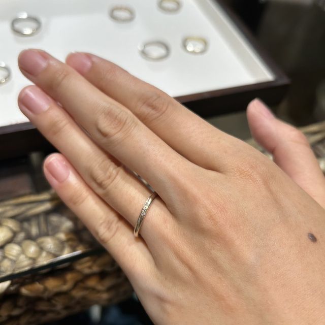 【杢目金屋(もくめがねや)の口コミ】 たくさんある指輪の中で複数試着しましたがこの指輪を選んだのは完全に一…