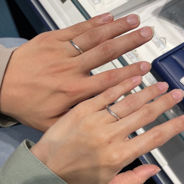 【銀座ダイヤモンドシライシの口コミ】 私たちはペアで売ってる組み合わせでなく、お互いがつけ心地とデザインが…