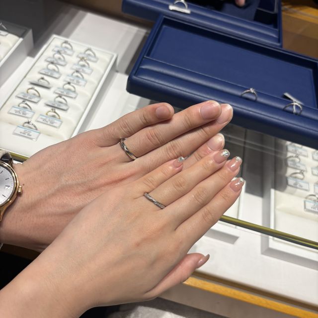 【銀座ダイヤモンドシライシの口コミ】 店員さんにざっくりと希望を言ってたくさん提示していただいた中で、指が…