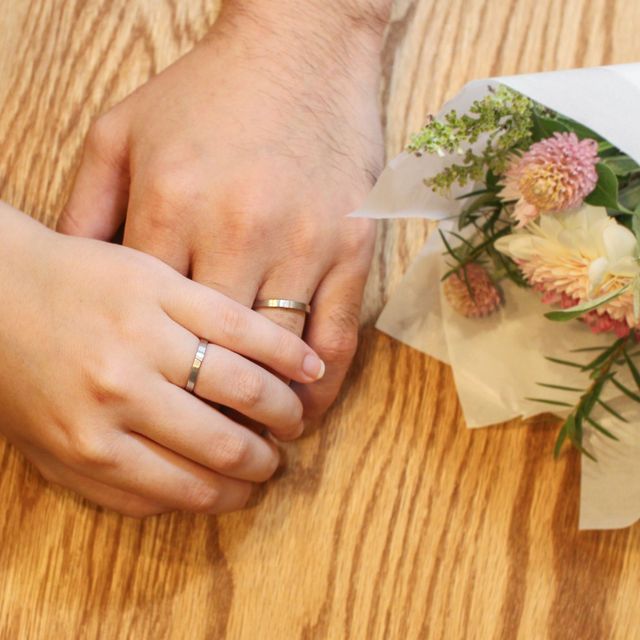 【Cayof(カヨフ)の口コミ】 デザインはシンプルだけど、さりげない個性のあるデザイン。内側をカーブ…