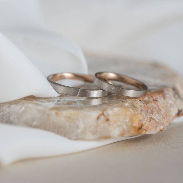 【Cayof(カヨフ)の口コミ】 デザインはシンプルだけど、さりげない個性のあるデザイン。内側をカーブ…