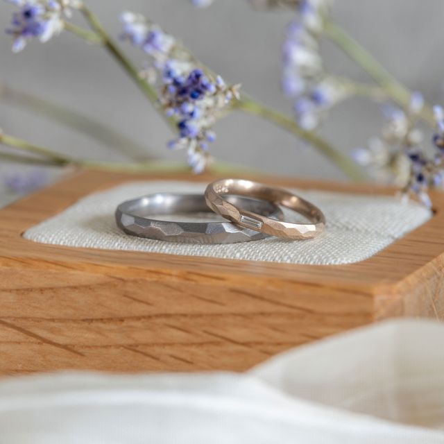 【Cayof(カヨフ)の口コミ】 デザインが個性的で素敵なのはもちろん、マット加工をしているため目立ち…