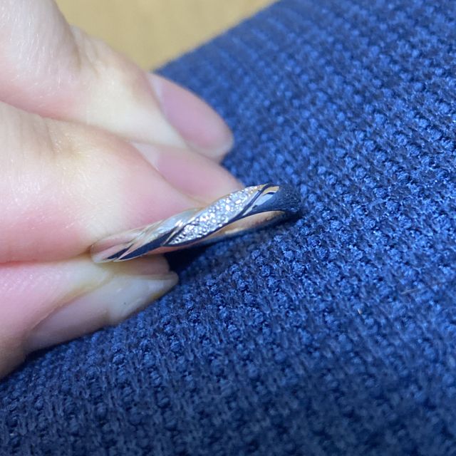 【銀座ダイヤモンドシライシの口コミ】 ダイヤモンドで上品な華やかさがあり、とても気に入っています。他のメー…