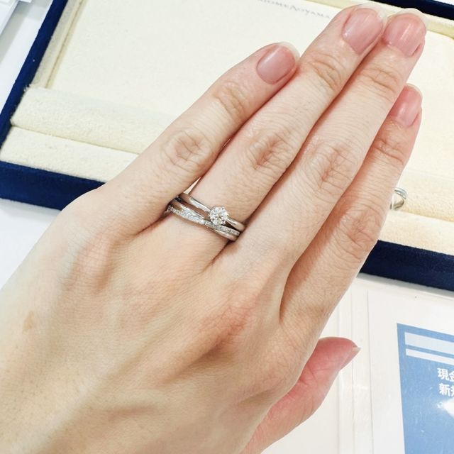 【ヴァンドーム青山(VENDOME AOYAMA)の口コミ】 丸みを帯びたデザインで、付け心地は柔らかいです。
ダイヤも目立ちすぎず…