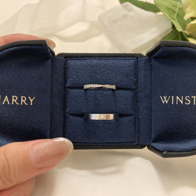 【ハリー・ウィンストン(Harry Winston)の口コミ】 フルエタニティで真ん中にねじれのあるデザインなので婚約指輪と重ね付け…