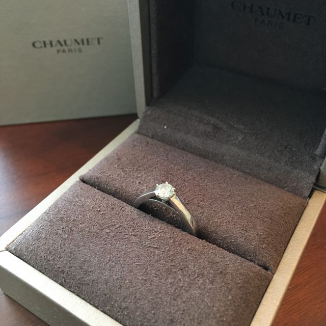 【ショーメ(CHAUMET)の口コミ】 シンプルですが一粒ダイヤの存在が際立ちとても上品です。リングに埋め込…