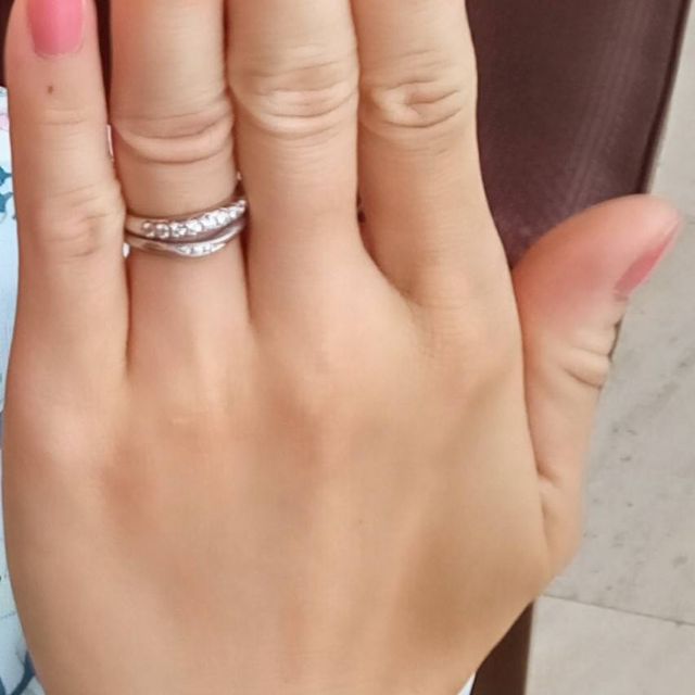 【ラザール ダイヤモンド(LAZARE DIAMOND)の口コミ】 結婚10周年を迎えるので、妻に内緒でエタニティリングを購入しました。
ビ…