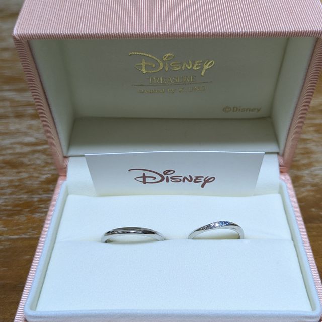 【ケイウノ ブライダル(K.UNO BRIDAL)の口コミ】 普段遣いしやすいデザインを意識しました。ただ、夫婦2人だけが知ってるア…