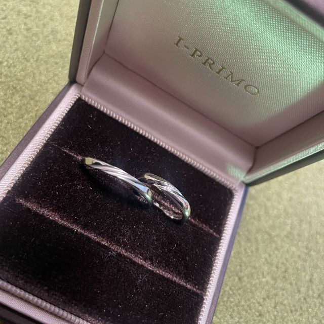 【アイプリモ(I-PRIMO)の口コミ】 2本線の溝部分にマット加工が施されているところ。
溝部分にマット加工が…