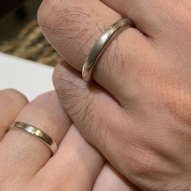 【杢目金屋(もくめがねや)の口コミ】 シンプル過ぎず他とあまり被らないデザインを探していました。
木目の素材…