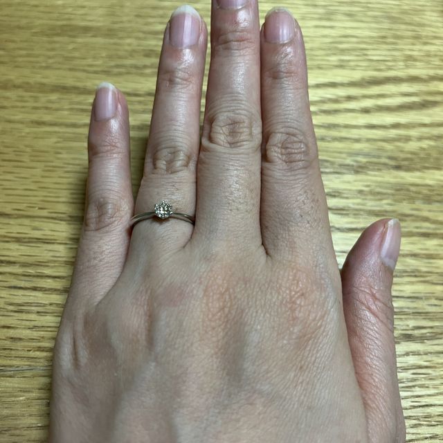 【銀座ダイヤモンドシライシの口コミ】 指輪のデザインが可愛らしくかったので選びました。お店のスタッフの方が…