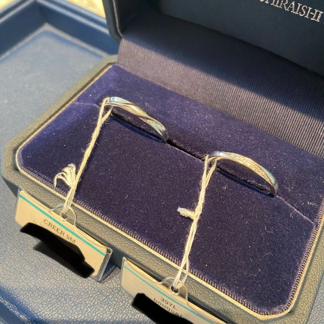 【銀座ダイヤモンドシライシの口コミ】 ダイヤが弧をえがくように入っているのがとても気に入りました。色んな報…