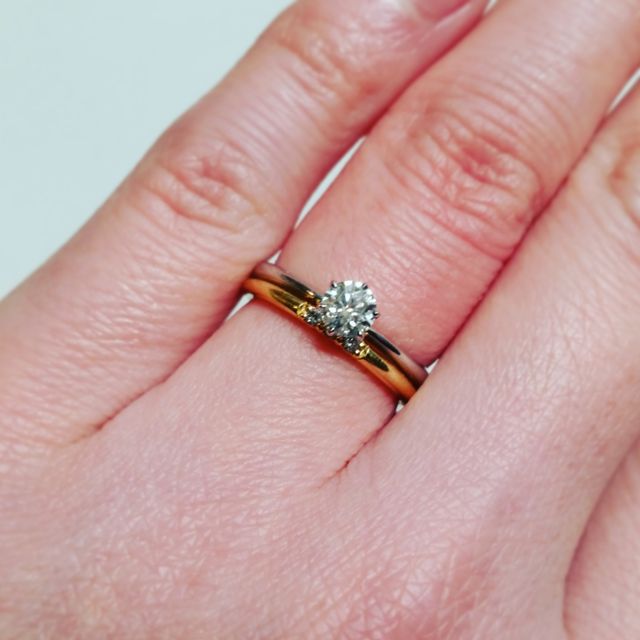 【俄(にわか)の口コミ】 細いリングを探して、一目惚れしました。一粒ダイヤが映える繊細で上品な…