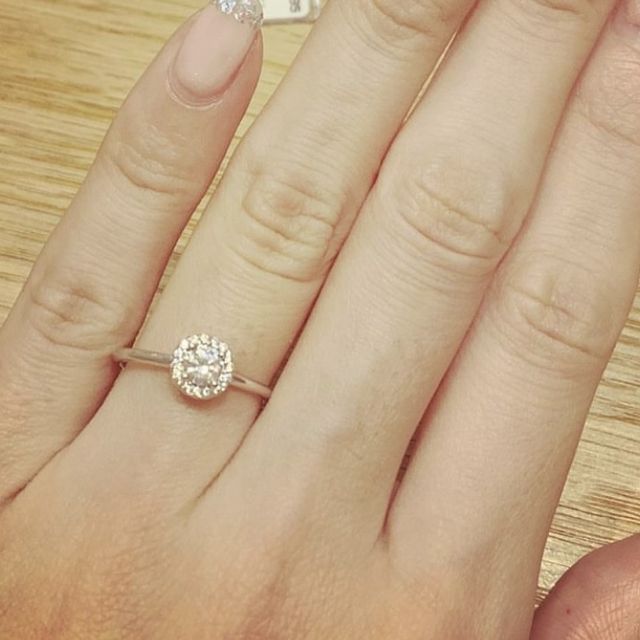 【ENUOVE(イノーヴェ)の口コミ】 デザイン
このリングはシンプルながらも、その輝きが圧倒的に目を引きます…