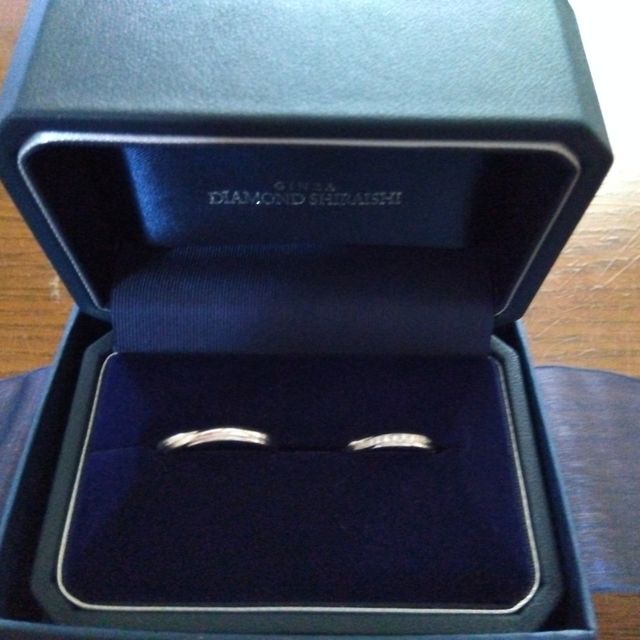【銀座ダイヤモンドシライシの口コミ】 服装や人を選ばない、シンプルかつ可愛らしいデザインにしました。18金や…