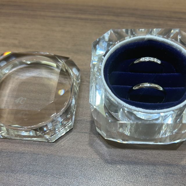 【4℃ BRIDAL(ヨンドシーブライダル)の口コミ】 指輪のデザインは綺麗でダイヤも輝いていてとてもよかったです。付け心地…