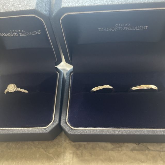 【銀座ダイヤモンドシライシの口コミ】 一粒ダイヤに取り巻きのメレダイヤがあって希望通りのゴージャスな婚約指…