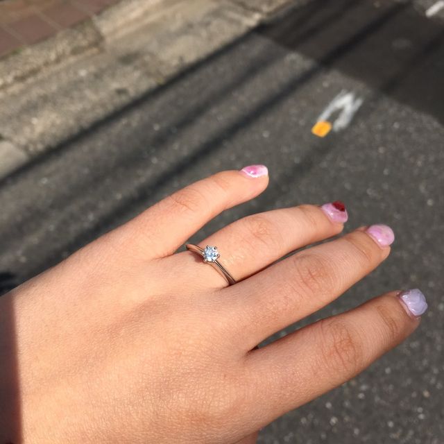 【ティファニー(Tiffany & Co.)の口コミ】 絶対に、婚約指輪は立て爪タイプと決めていました。
いろんな指輪を調べて…