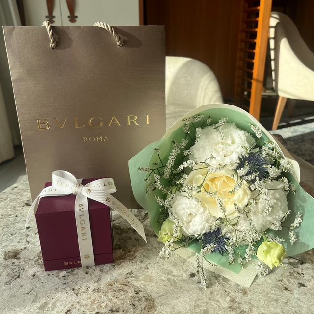 【ブルガリ(BVLGARI)の口コミ】 今までアクセサリー類（特に指輪）をほとんど着用してこなかった私にとっ…