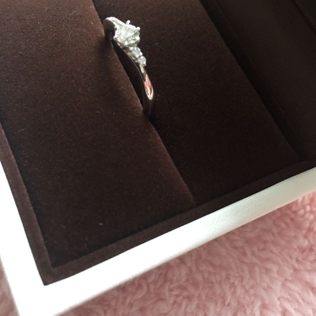 【アイプリモ(I-PRIMO)の口コミ】 婚約指輪は私の好きなデザインを贈りたいということでプロポーズ後、夫と…