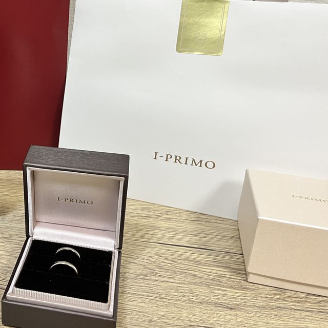 【アイプリモ(I-PRIMO)の口コミ】 ダイヤがついていないのがよかったのでメンズのものにしました。
シンプル…