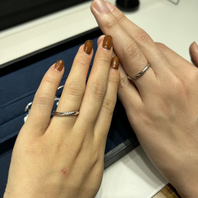 【4℃ BRIDAL(ヨンドシーブライダル)の口コミ】 価格帯がどれもお手頃で、値段を気にせず気に入ったデザインで選べる点が…