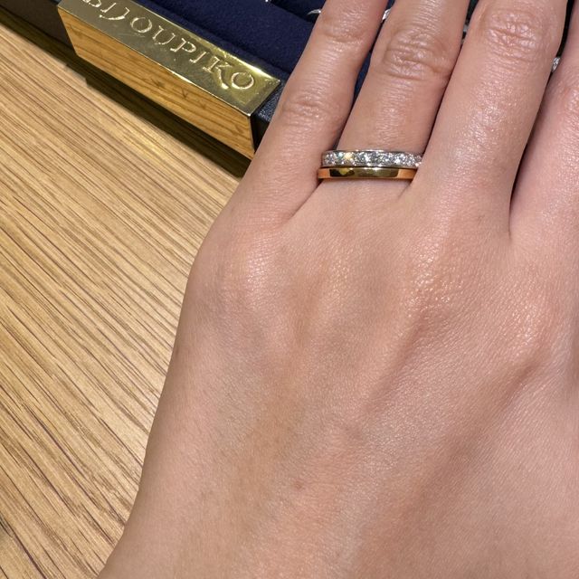 【BIJOUPIKO(ビジュピコ)の口コミ】 デザインは、婚約指輪としてフルエタニティリングを希望してご紹介いただ…