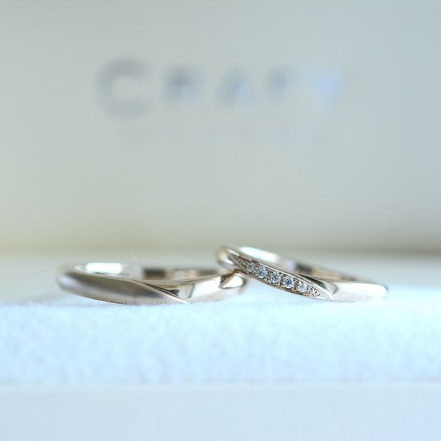 【CRAFY(クラフィ)の口コミ】 指輪のデザインはブイ字型です。キャンペーンでストーンが貰えたので、指…