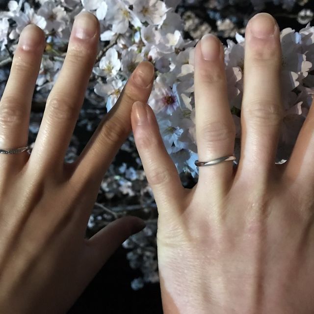 【銀座ダイヤモンドシライシの口コミ】 結婚指輪＝ストレートでシンプルというイメージがあったんですが少しウェ…