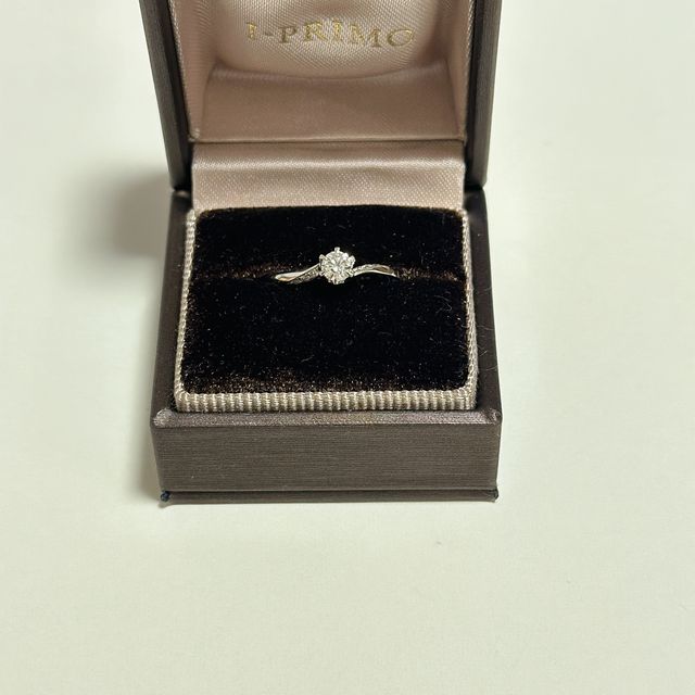 【アイプリモ(I-PRIMO)の口コミ】 着用時に着用した側から見ても人から見ても上から見ても
綺麗に見えるデザ…